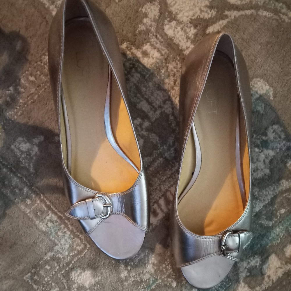 Ann Taylor Loft Kitten Heel Metallic